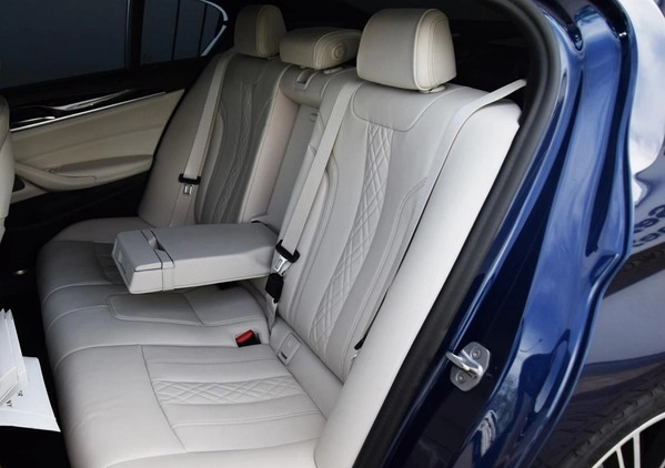 BMW Seria 5 cena 316900 przebieg: 57500, rok produkcji 2019 z Suchowola małe 232